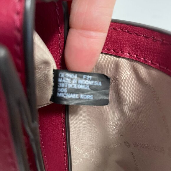 Michael Kors Ellis Medium Flap Messenger Shoulder Leather Bag Maroon - Picture 13 of 15